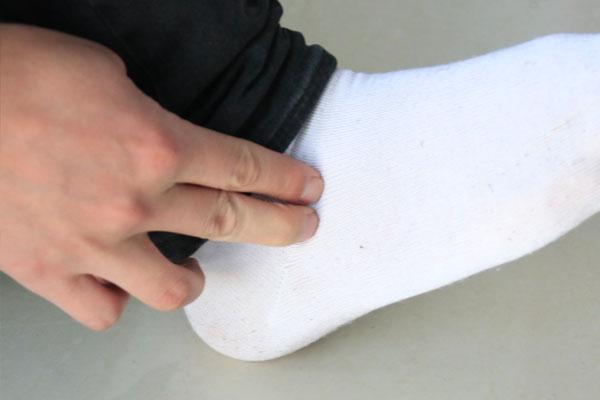 反复踮脚有什么好处，大妈坚持踮脚七八年