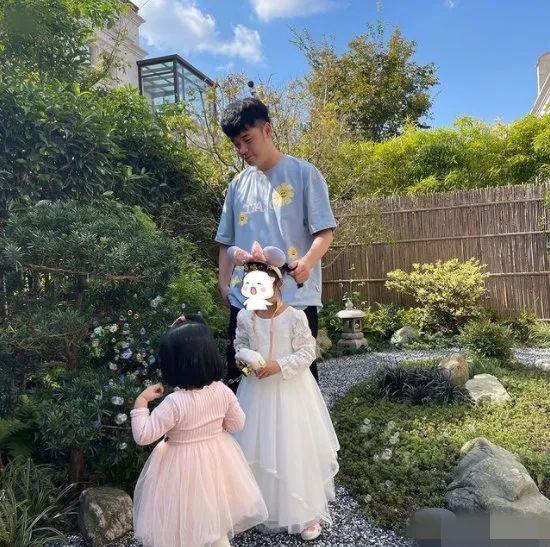 陈赫个人资料跑男成员，晒妻子小心翼翼