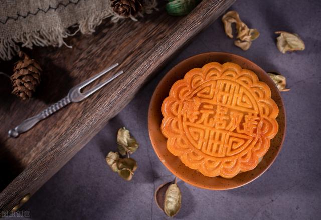中秋节吃月饼的来历，中秋节吃月饼的来历简单介绍