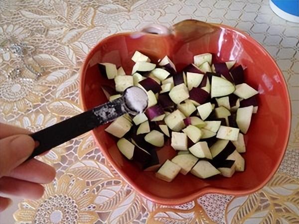 青茄丁打卤面做法，好吃到爆灵魂茄丁打卤面