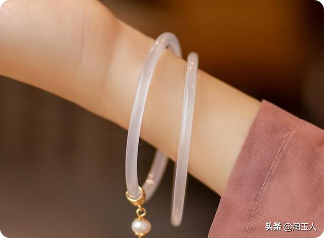 教你如何鉴别玉手镯，关于玉手镯的一切