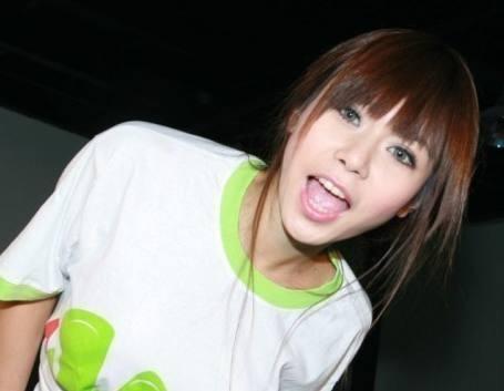 拜金女马诺现状怎么样，那个“宁可哭也要坐宝马”的女孩马诺