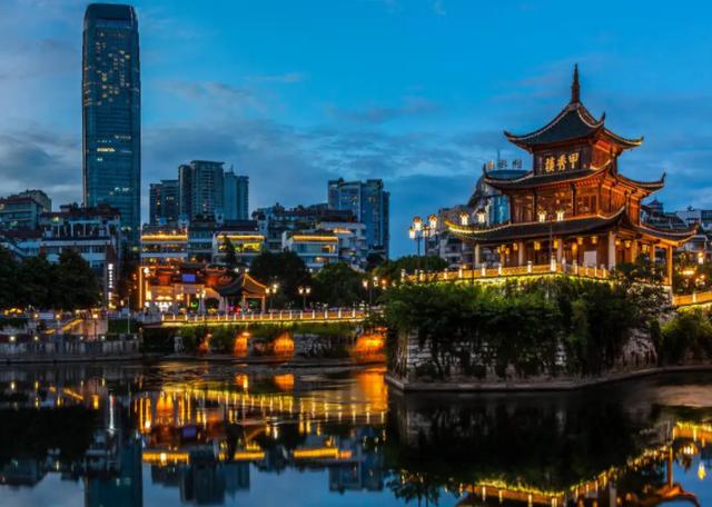 贵阳有什么好吃的，贵阳十大好吃的菜（入夏必去的美食之都）