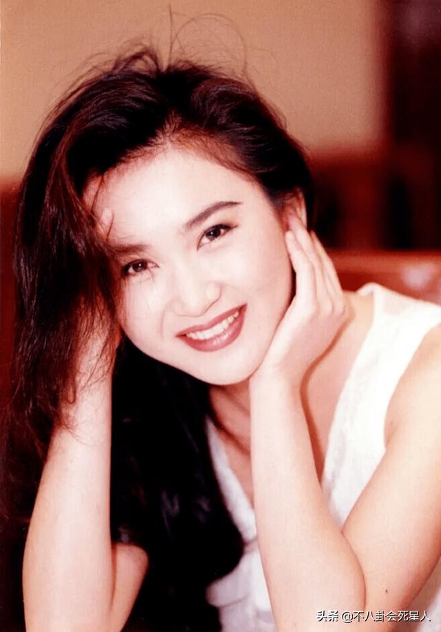 蔡少芬年轻经历，天妒美人5位港星家世惨