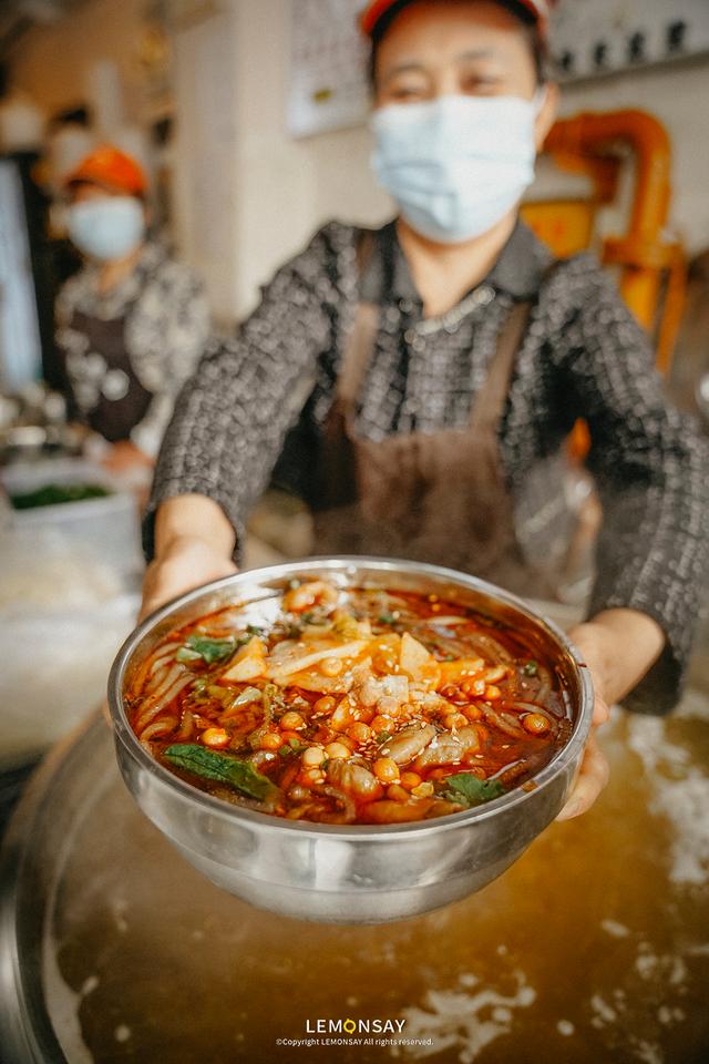 上货必吃独特味道酸辣粉，这碗东门酸辣粉