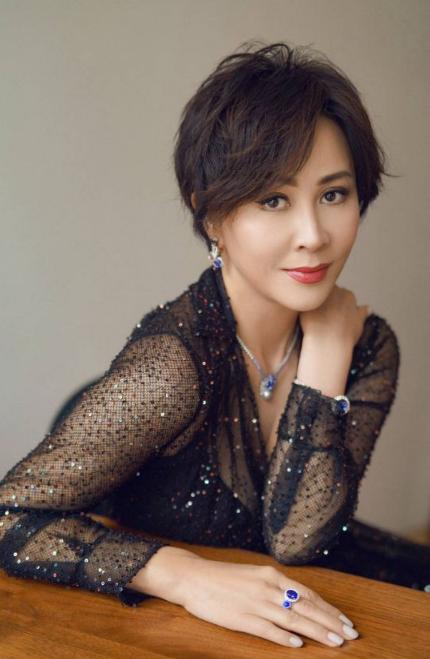 梁朝伟和刘嘉玲，梁朝伟刘嘉玲年轻时合照（酒到浓时香自溢。你为什么嫁我）