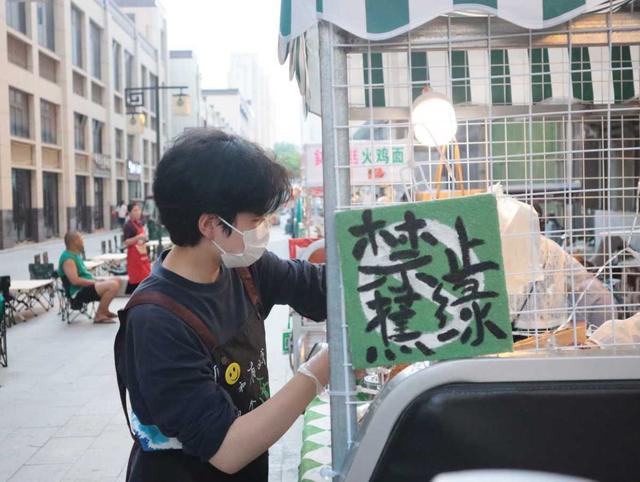 拒绝躺平努力奋斗议论文，拒绝躺平