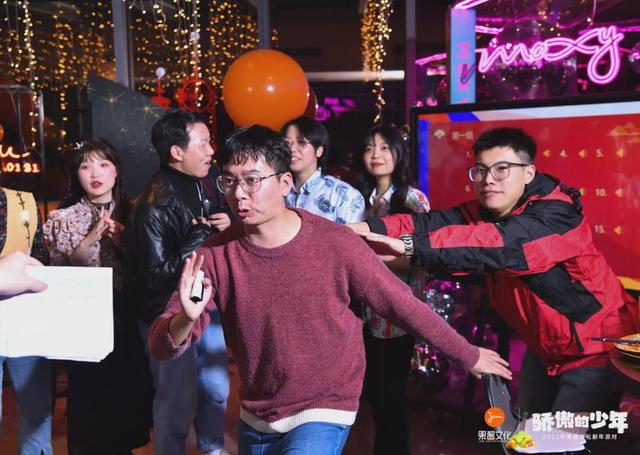 果酱c位出道，年，让我们像喝甜品一样吃蛋糕