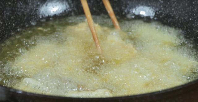 炸带鱼用什么淀粉，炸带鱼用淀粉还是面粉好吃