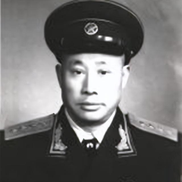 飞夺泸定桥是谁指挥的战役，此人指挥“飞夺泸定桥”
