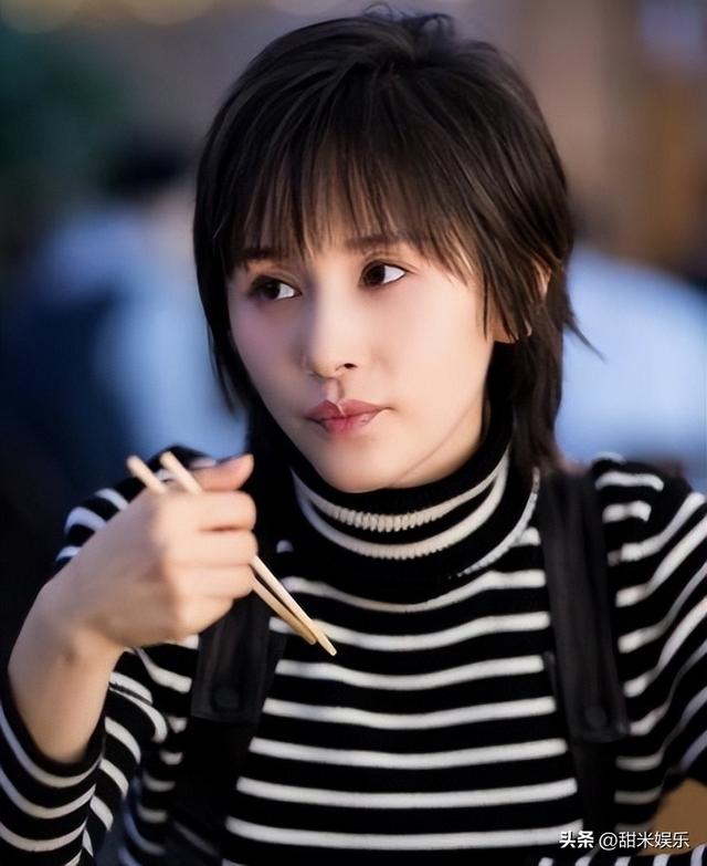 王朔与王子文私下关系，与贾乃亮传绯闻多年、未婚生子