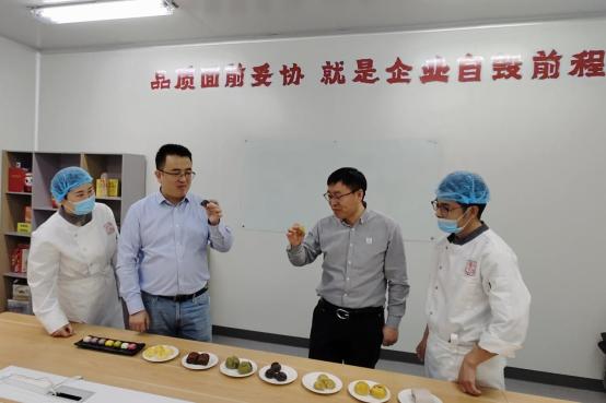 章丘煎饼卷子的做法，多年没吃过农村柴火灶烙制的煎饼了