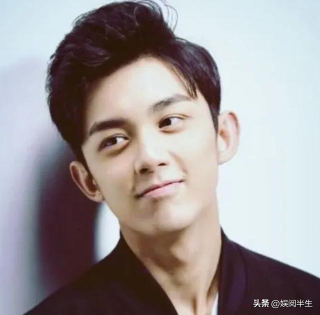 年龄和颜值不成正比的几位明星，明明长得不好看