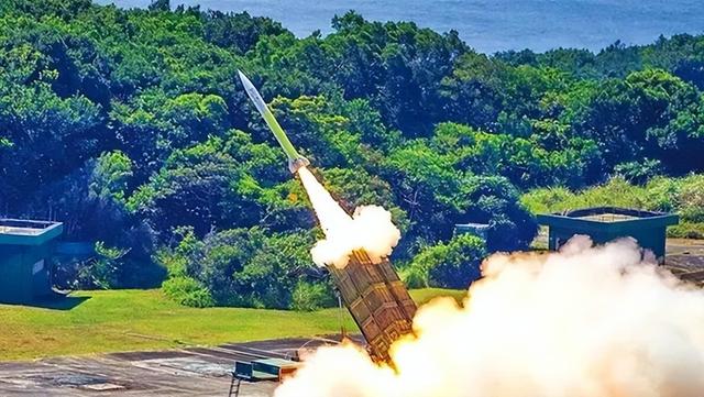 歼6最新资料介绍，歼-6亮相东南沿海