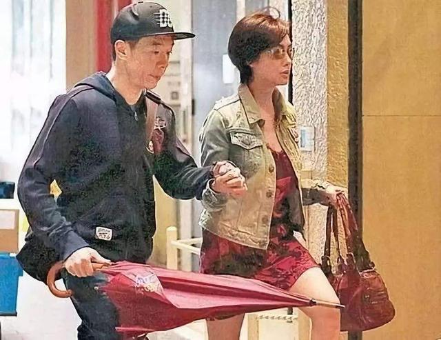 朱茵谈周星驰和黄贯中，曾坚持反对婚前亲密行为