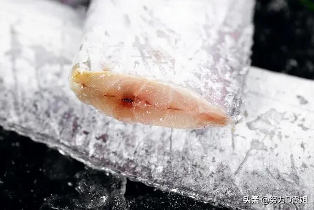 怎么洗带鱼又快又干净，怎样洗带鱼既快又干净（处理带鱼别怕麻烦）