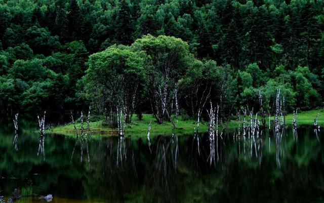 香格里拉必去4个景点，香格里拉十月份必去4个景点（一条环线串联香格里拉所有的核心美景）