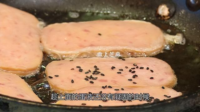 午餐肉罐头怎么吃，买的午餐肉罐头怎么吃（圆叔用军粮罐头做的火腿鸡蛋粥）