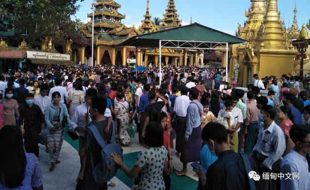 缅甸点灯节完整，实拍缅甸点灯节盛况