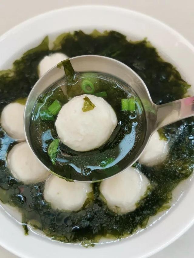 紫菜汤怎么做才好喝，五种超级简单鲜美的紫菜汤做法（紫菜汤如何做才好喝）