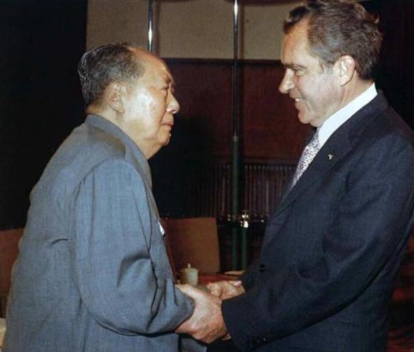 1971年美国总统尼克松访华的，美国总统尼克松第一次访华
