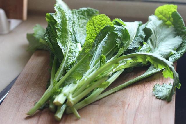 东北酸菜的腌制方法，东北腌酸菜最正宗的做法