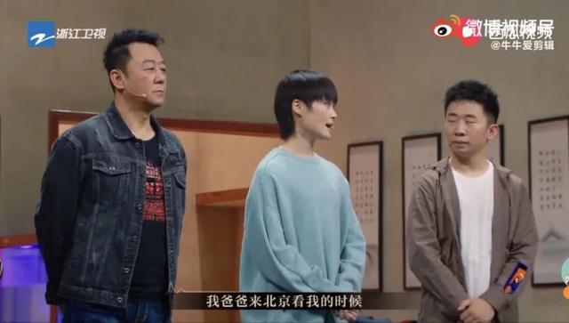 李宇春为什么坐轮椅受伤，38岁李宇春身患重病