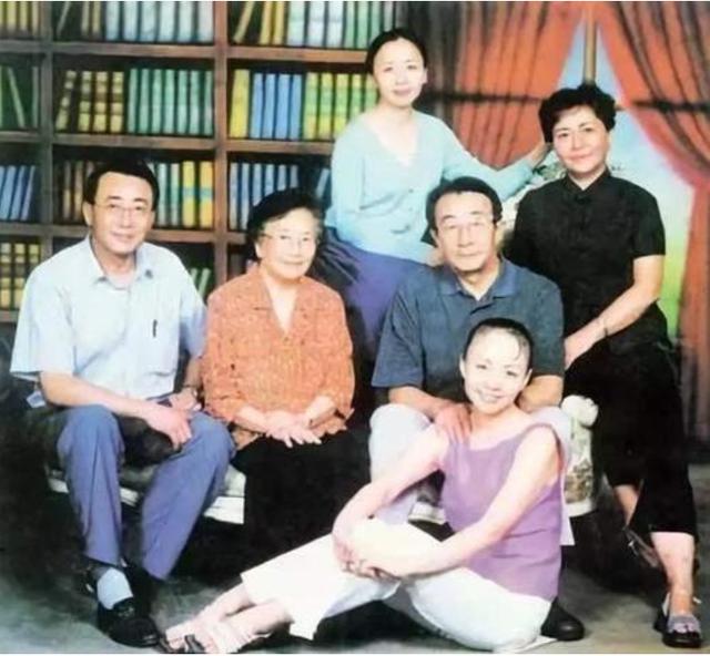 英达与梁欢关系如何，其貌不扬的梁欢