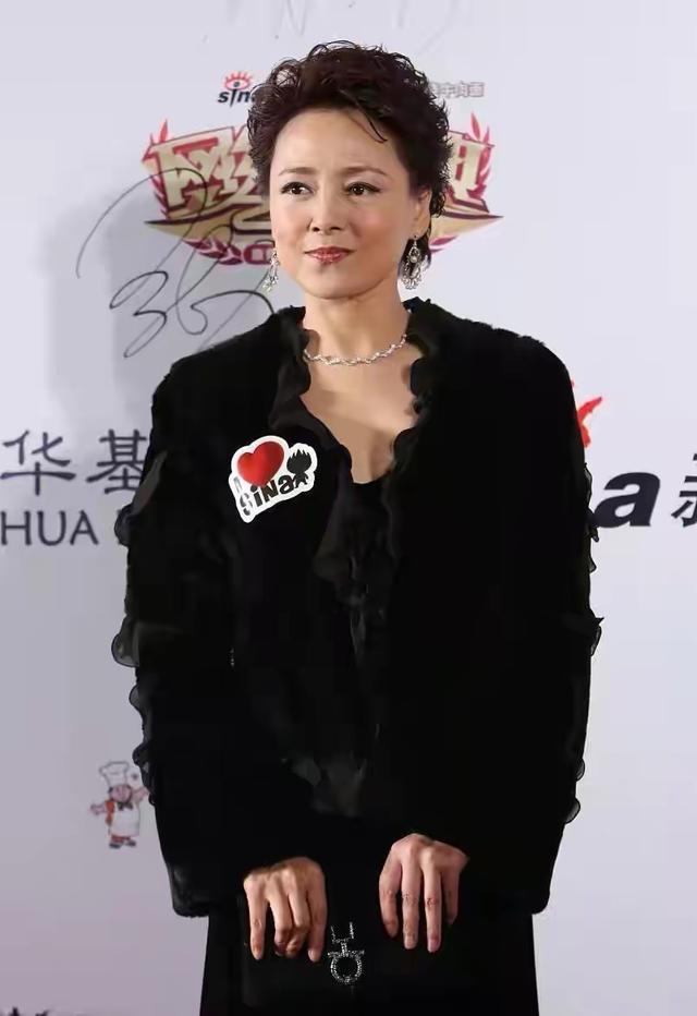 没有整过容的女明星，90年没整过容的女明星（“不老女神”现原形）