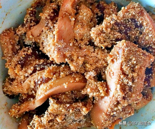 简单的方法做蒸肉米粉，除夕必做的米粉蒸肉