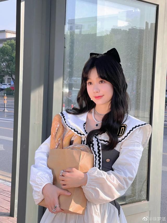 没有刘海的发型，不想要刘海的显脸小发型（四十岁的女人适合什么发型）