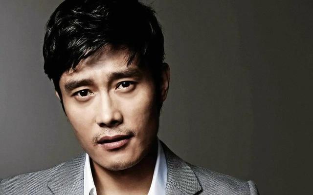 李秉宪宋慧乔之间的关系，韩国最完美男人李秉宪