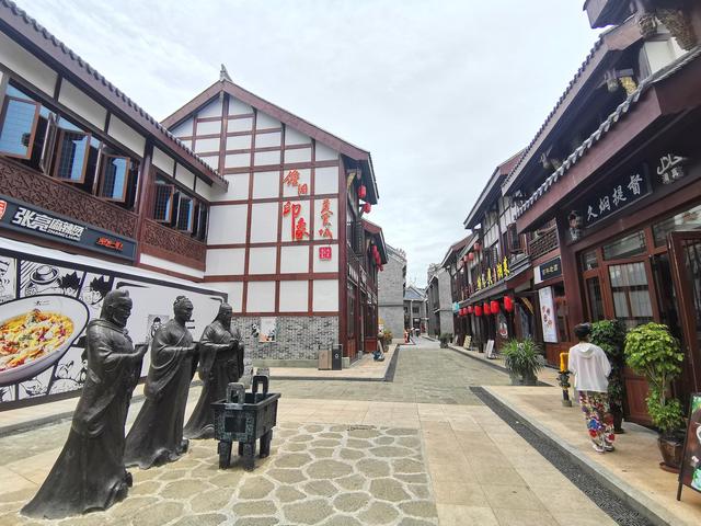 海花岛旅游介绍，海花岛风情特色三条街区