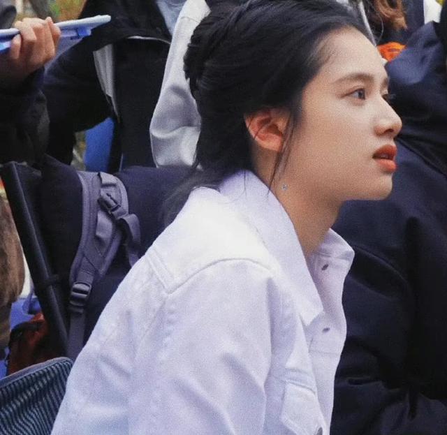 张婧仪宣传照，未来可期张婧仪