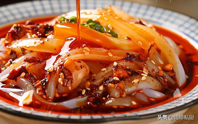 花生芝麻辣椒酱，什么酱炒菜拌面拌饭都好吃（麻酱花生酱辣酱）