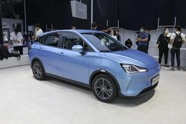 哪吒新能源汽车，哪吒v新能源汽车官网