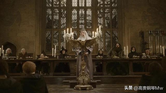 邓布利多的全名，哈利·波特中邓布利多的全名（邓布利多的身上有太多的秘密）