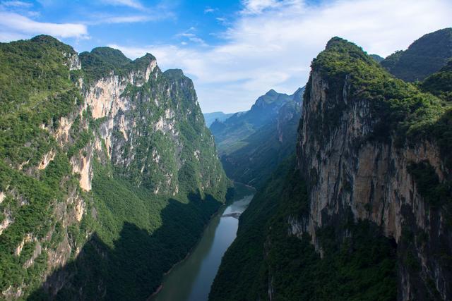 贵州最美的公路介绍，壮美的贵州遵义大发渠特大桥