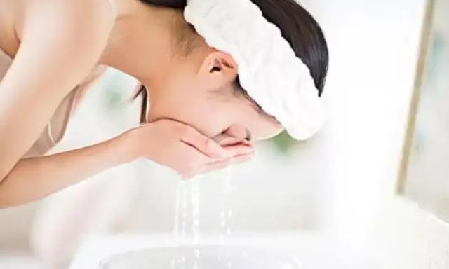 兰蔻补水保湿水好用吗女士，热门好用大牌爽肤水