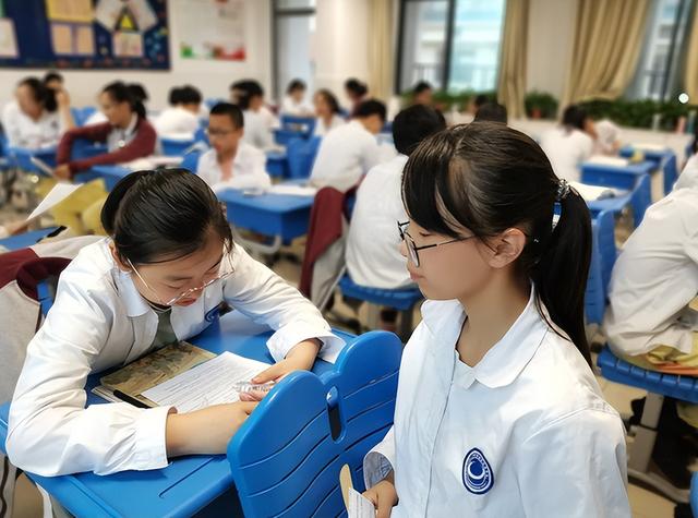 私立学校和公立学校哪个好，公立学校跟私立学校哪个好（读公立学校和私立学校的学生）