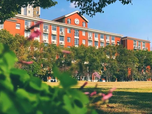 北大學霸蔣子涵勵志語錄,臺灣美女學霸放棄3萬月薪到陜北鄉下畫畫 北大學霸蔣子涵勵志語錄,臺灣美女學霸放棄3萬月薪到陜北鄉下畫畫