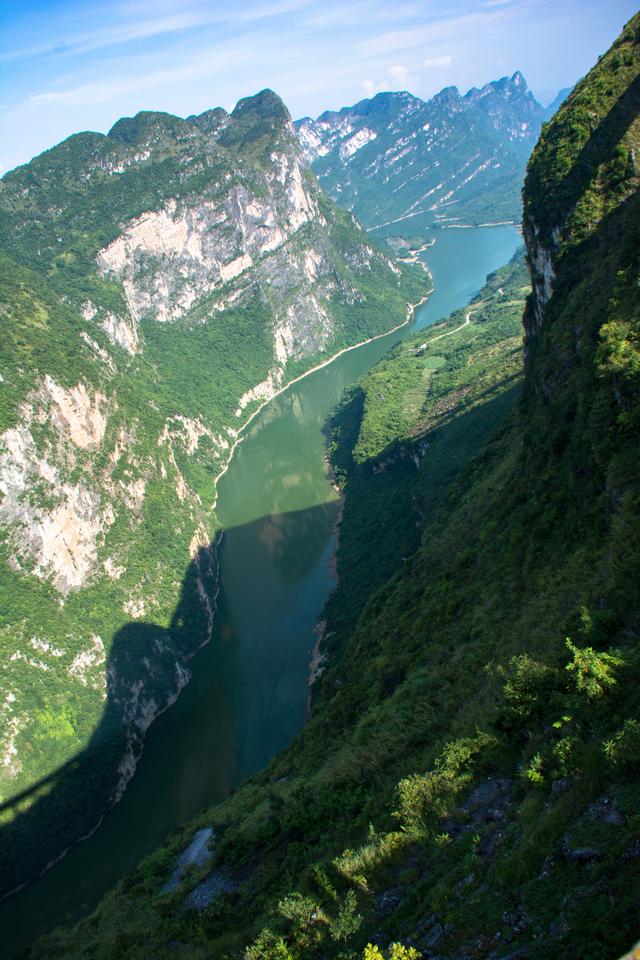 贵州最美的公路介绍，壮美的贵州遵义大发渠特大桥