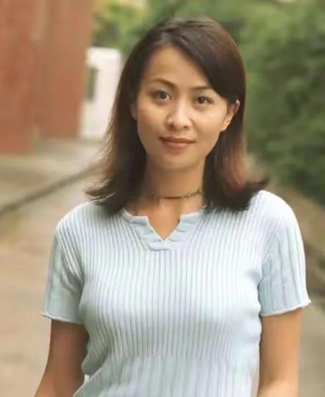 梁朝伟和刘嘉玲，梁朝伟刘嘉玲年轻时合照（酒到浓时香自溢。你为什么嫁我）