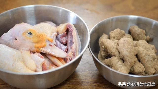 传统的姜母鸭美食，北方人第一次吃姜母鸭竟吃不够