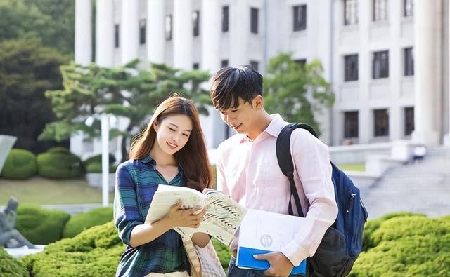 女生和男生谈她的择偶标准，女人择偶所依据的四个标准