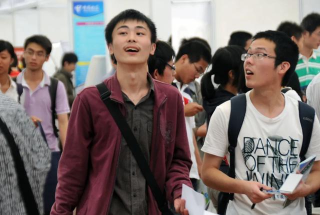 毕业生迎来史上最难就业季，选择慢就业的人多了起来