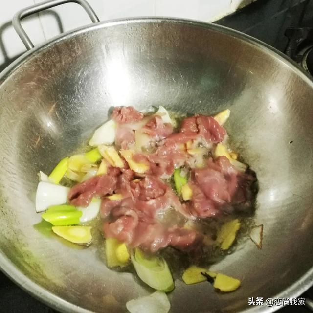 羊肉配什么菜好吃，这个季节吃羊肉配什么菜好吃（羊肉片别总是涮着吃）