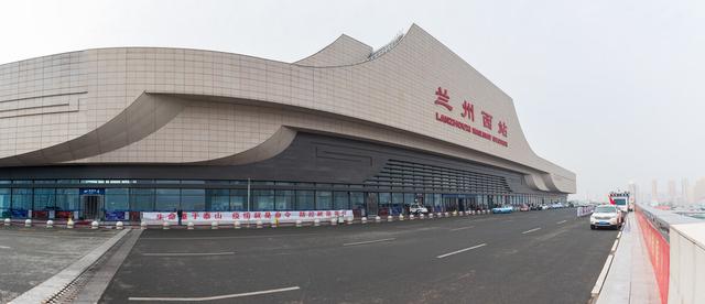 呼和浩特火车站，呼和浩特各站列车还在运行吗