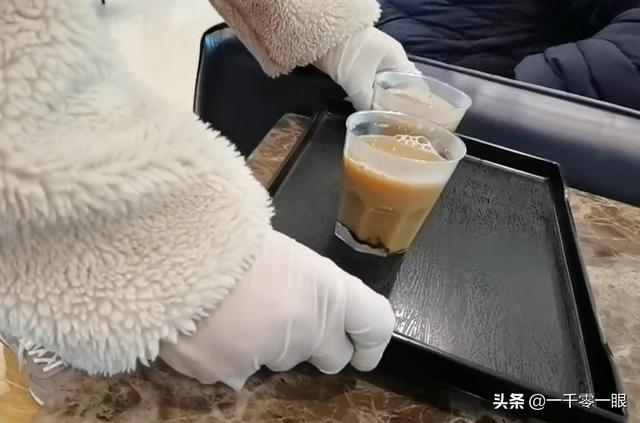 高铁商务座怎么买，高铁商务座不能网上购票吗（花18.5元坐高铁享免费餐还免排队）