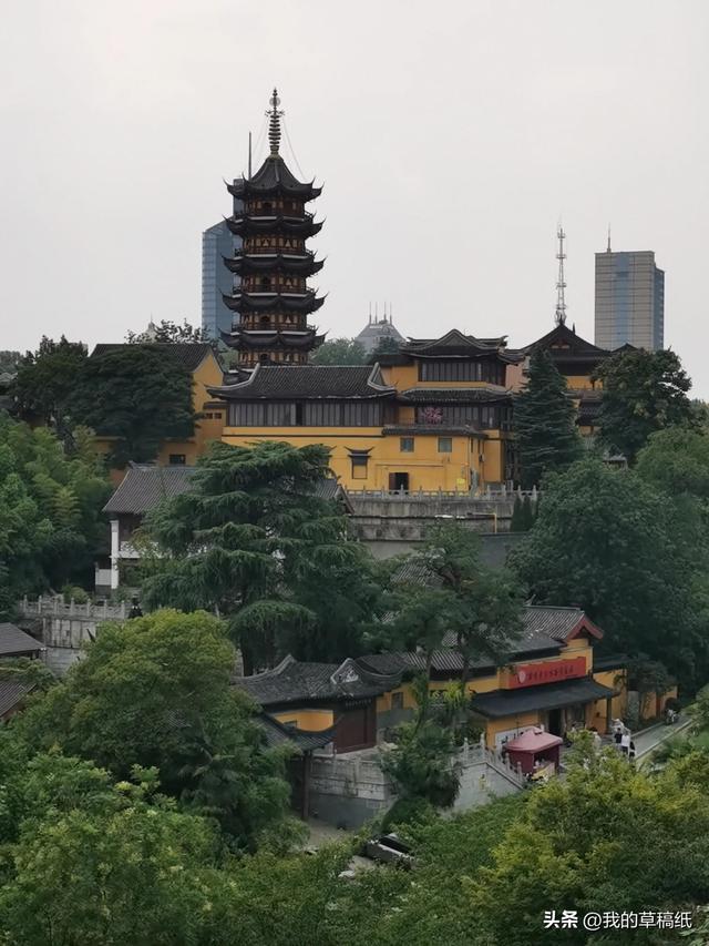 鸡鸣寺在哪个城市，古鸡鸣寺地点（天太热，南京鸡鸣寺的樱花开了）